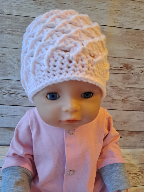 Baby Born 43 cm - háčkovaná čepice