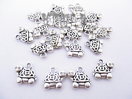 Kovový, OBOUSTRANNÝ, přívěsek želvička,cca 15x13mm