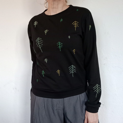 Mikina, ruční výšivka, černá , hněda,vel.XS-XL