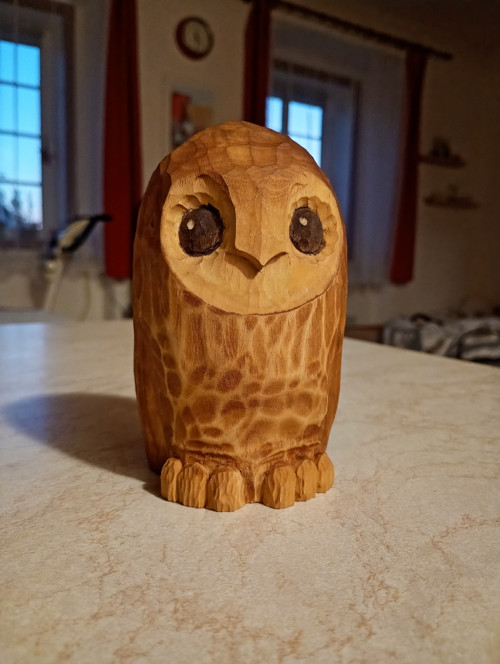 Sova pálená - větší řezbařená