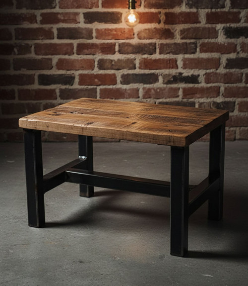 Industriálny štýl malého stolčeka, loft