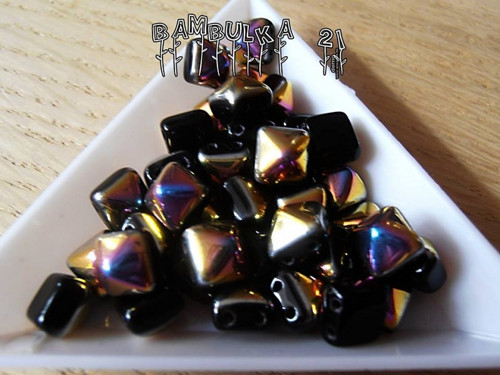 Pyramidy 8mm x 8mm - č.7.