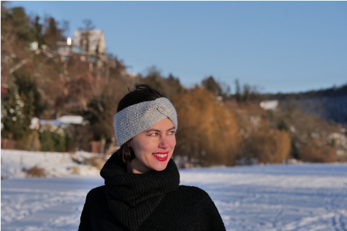 Ručně pletená šedá čelenka z vlny s alpakou