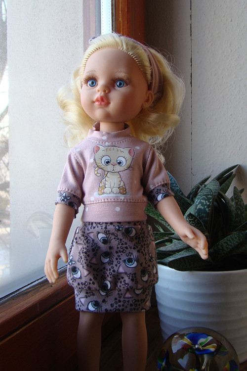 Paola Reina 32 cm - souprava- triko, sukýnka