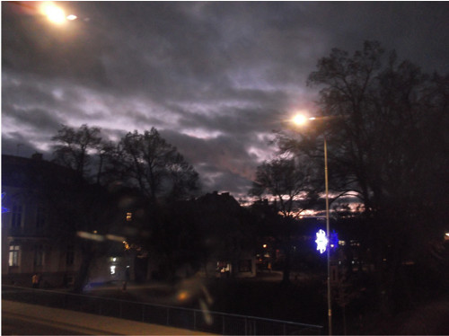 Za oknem podvečer a noc 29.12.25.