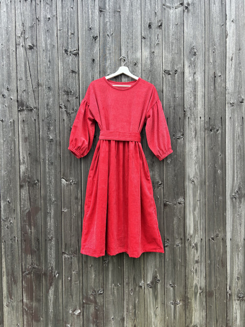 Šaty Manšestr Red, menší velikost
