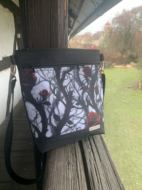 Crossbody kabelka - Růže v trní