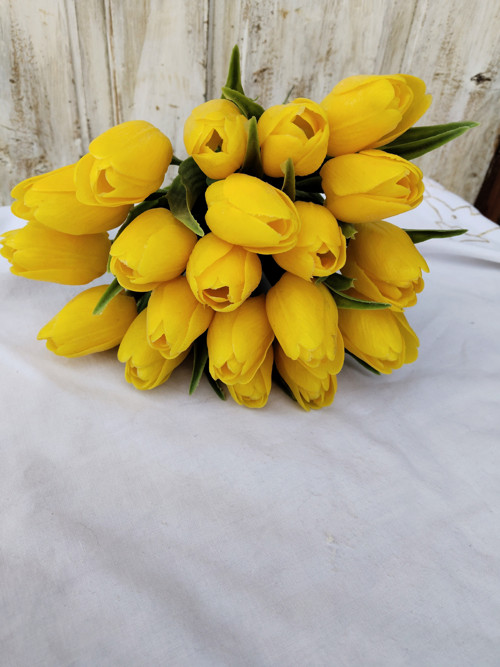 Kytice žlutých tulipánů.č2