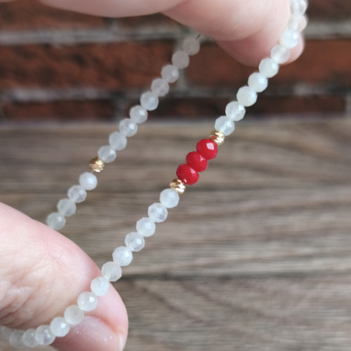 Náramek z broušeného měsičního kamene&chalcedonu