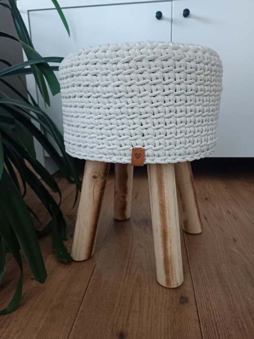 Akce Stolička - Taburet S Háčkovaným Potahem