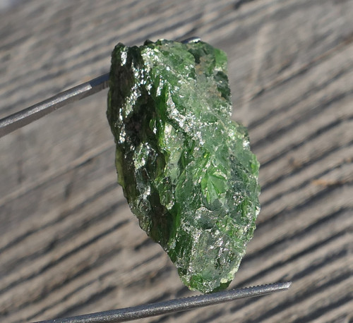 Surový chromdiopsid V1924 — foto 1