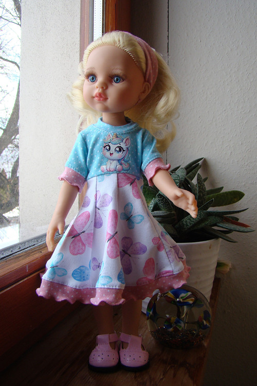 Paola Reina 32 cm - šatičky a čelenka