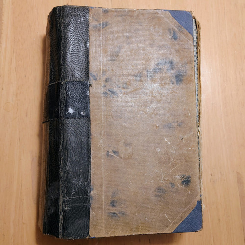 Kniha — foto 1