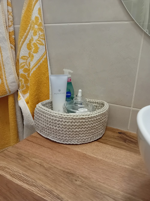 Rohový košíček z recy šňůr v barvě capucino