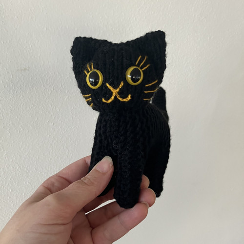 Černé kotě 12 cm — foto 1