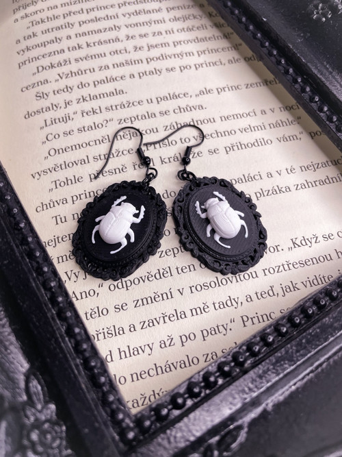 Náušnice Goth cameo brouk — foto 1