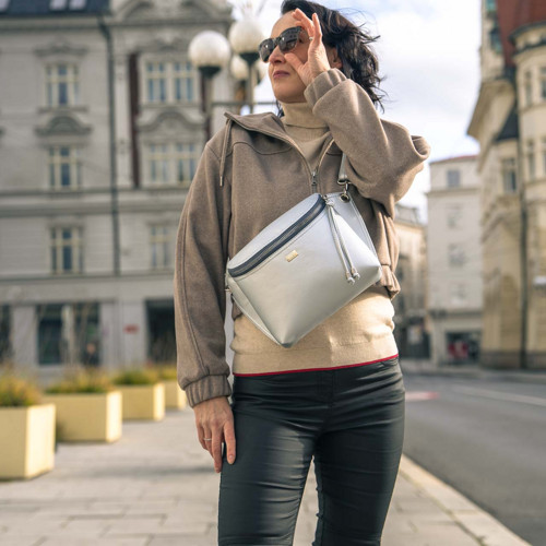 Crossbody ledvinka SALOME stříbrná metalíza