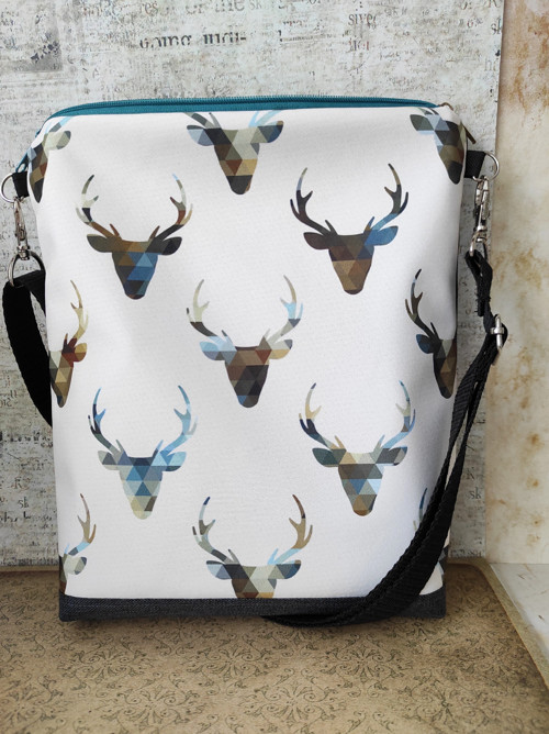 Praktická crossbody.