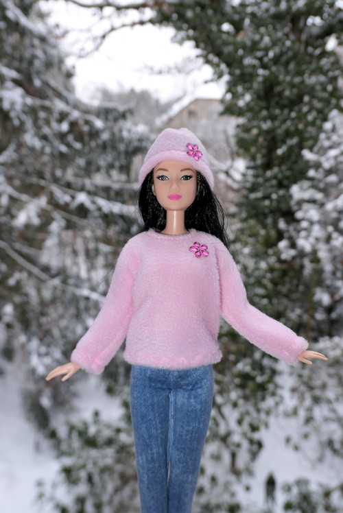 Svetr pro Barbie