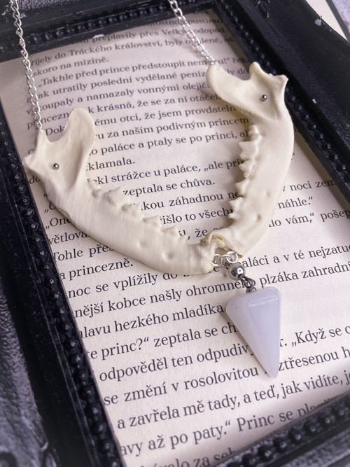Náhrdelník Jaws