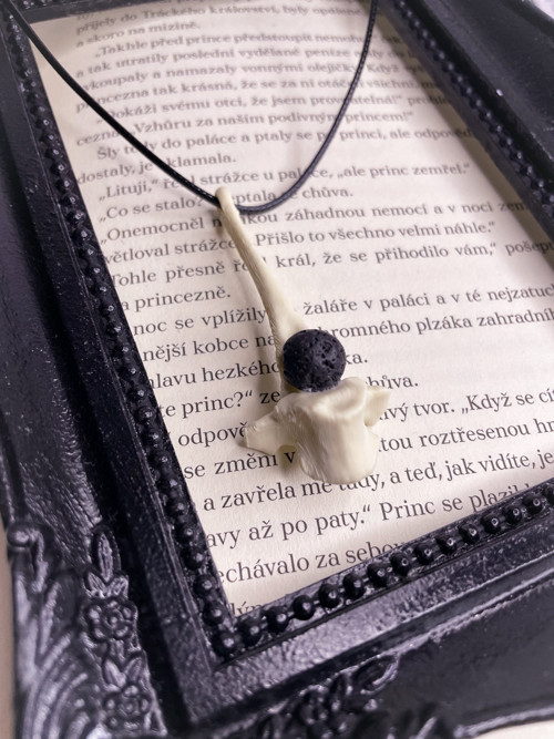Náhrdelník Vertebrae s korálkem