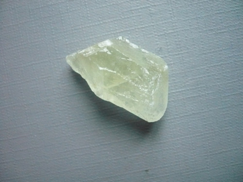 Surový zelený kalcit 26 mm, č.16A