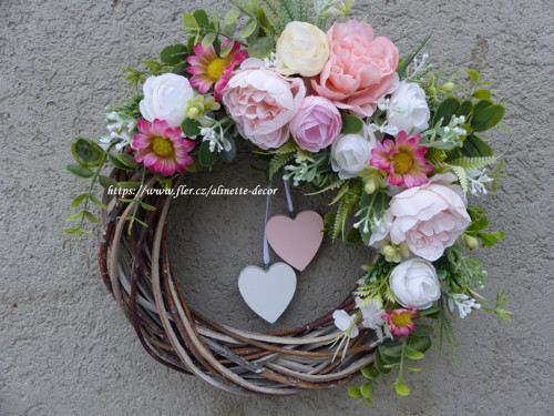 Věneček ,,Romantic" 2 se srdíčky — foto 1