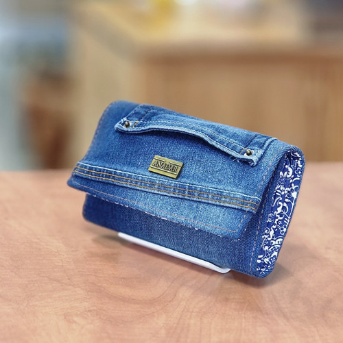 JEANS STŘEDNÍ MODRÁ a LIDOVÝ MOTIV Velká peněženka