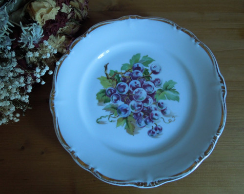 Starý pěkný značený porcelánový talíř