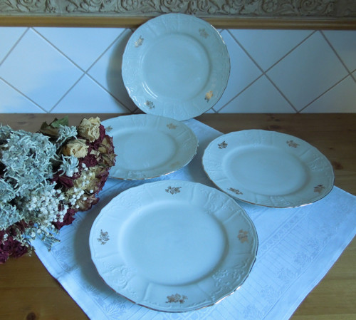 Pěkný značený porcelánový mělký talíř