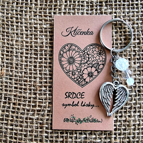 Klíčenka SRDÍČKO s korálky (kartička náhodný motiv
