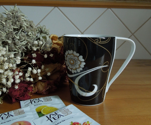 Luxusní porcelánový větší hrnek