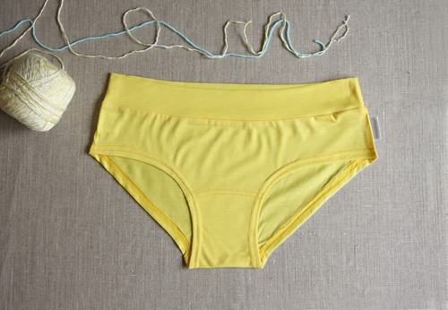 Kalhotky_Yellow_merino — foto 1