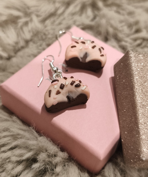 Dáme si to napůl! Náušnice Fimo donuty