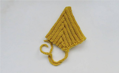 Čiapka "pixie" - 0-3 m(100% merino) (Horčicová)