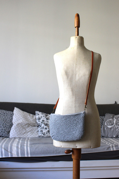 Přízová crossbody kabelka T159 šedá