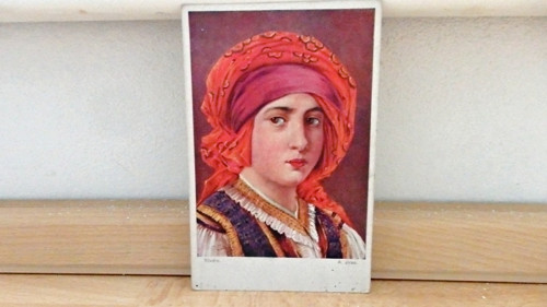 V červeném šátku — foto 1