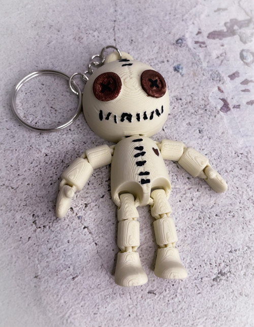 Voodoo panenka bílá přívěsek klíčenka