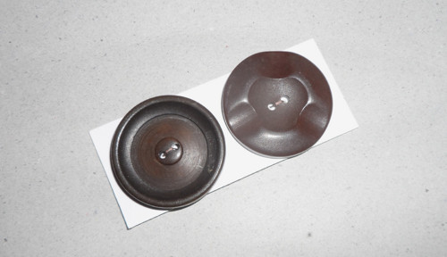 2x velké KNOFLÍKY