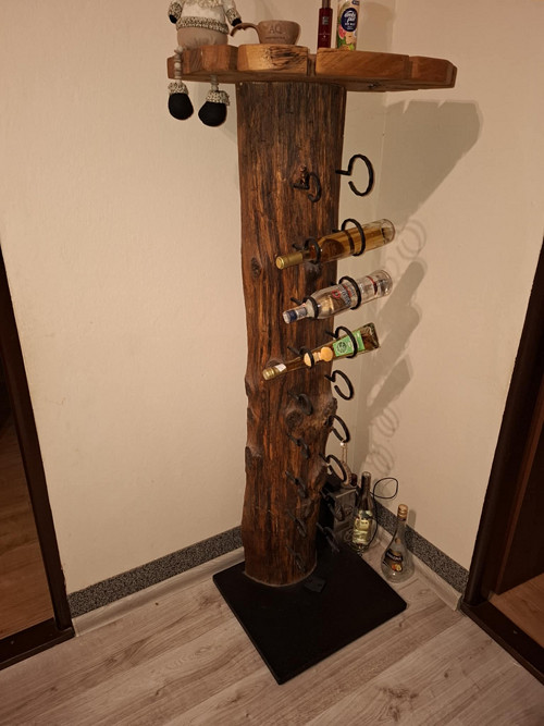 Industriálny stojan na alkohol