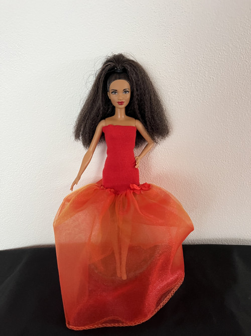 Šaty pro barbie červené