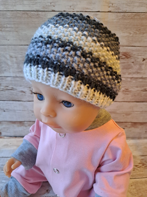 Baby Born 43 cm - černobílá čepice