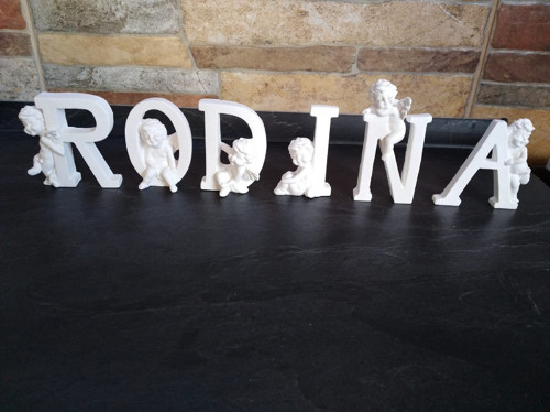 Andělská písmena Rodina
