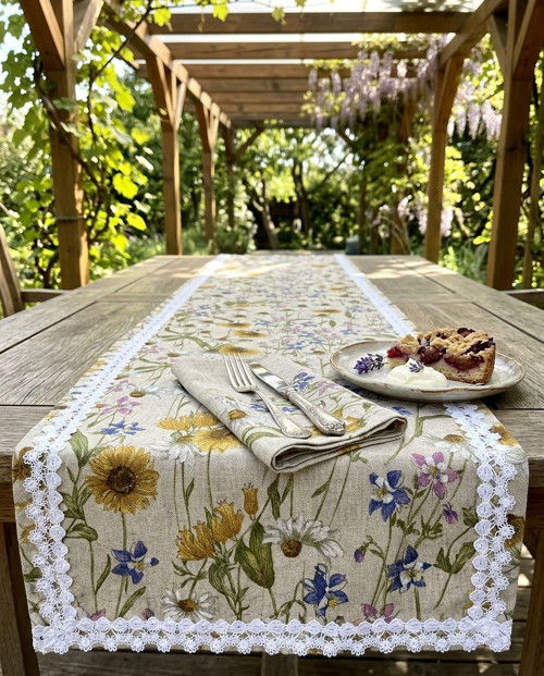 Běhoun Luční kvítí s krajkou 40x120 cm
