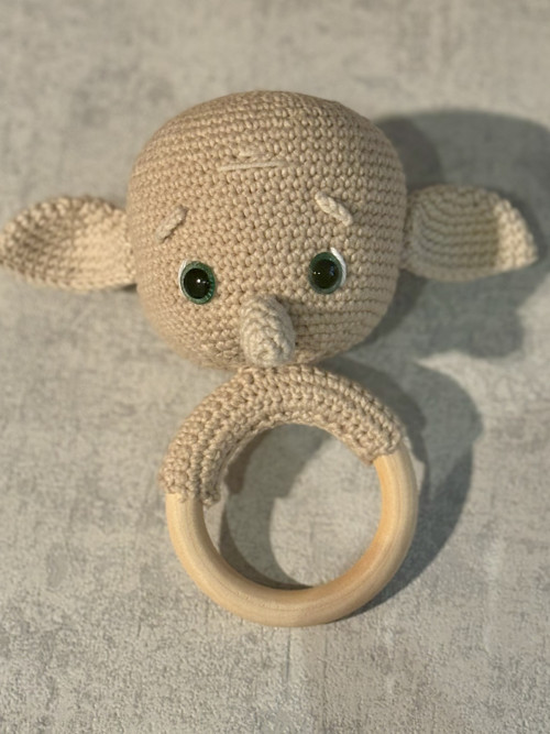 Chrastítko a kousátko Dobby