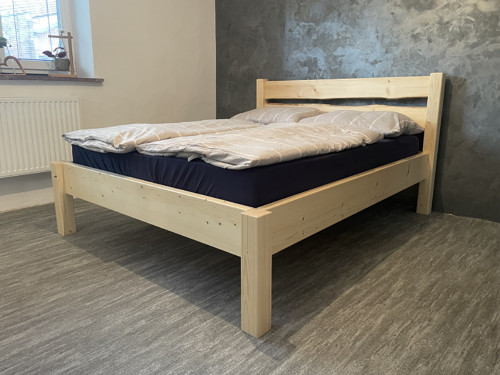 Masivní postel ze SMRKU 160x200