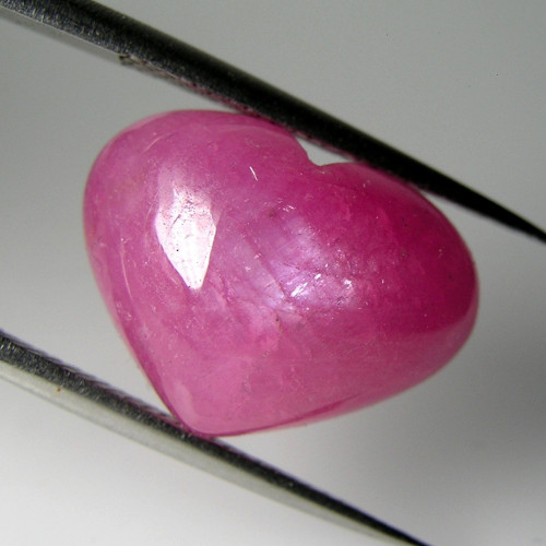 Přírodní růžový Rubín, 15,30 ct., 12,9x17,6x7,1 mm