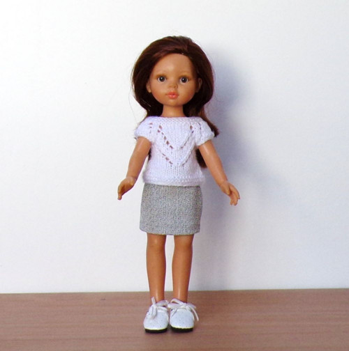 Bílý svetřík a sukně na Paola Reina 32 cm