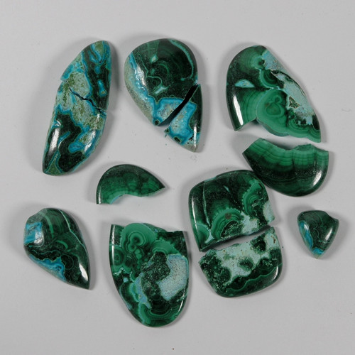 Chrysokol/-Malachit, kabošony, 208+ ct./Lot