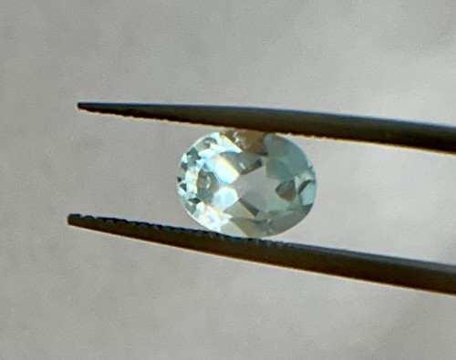 Topás 1,595 ct, 7,99x6,15x4,22 mm